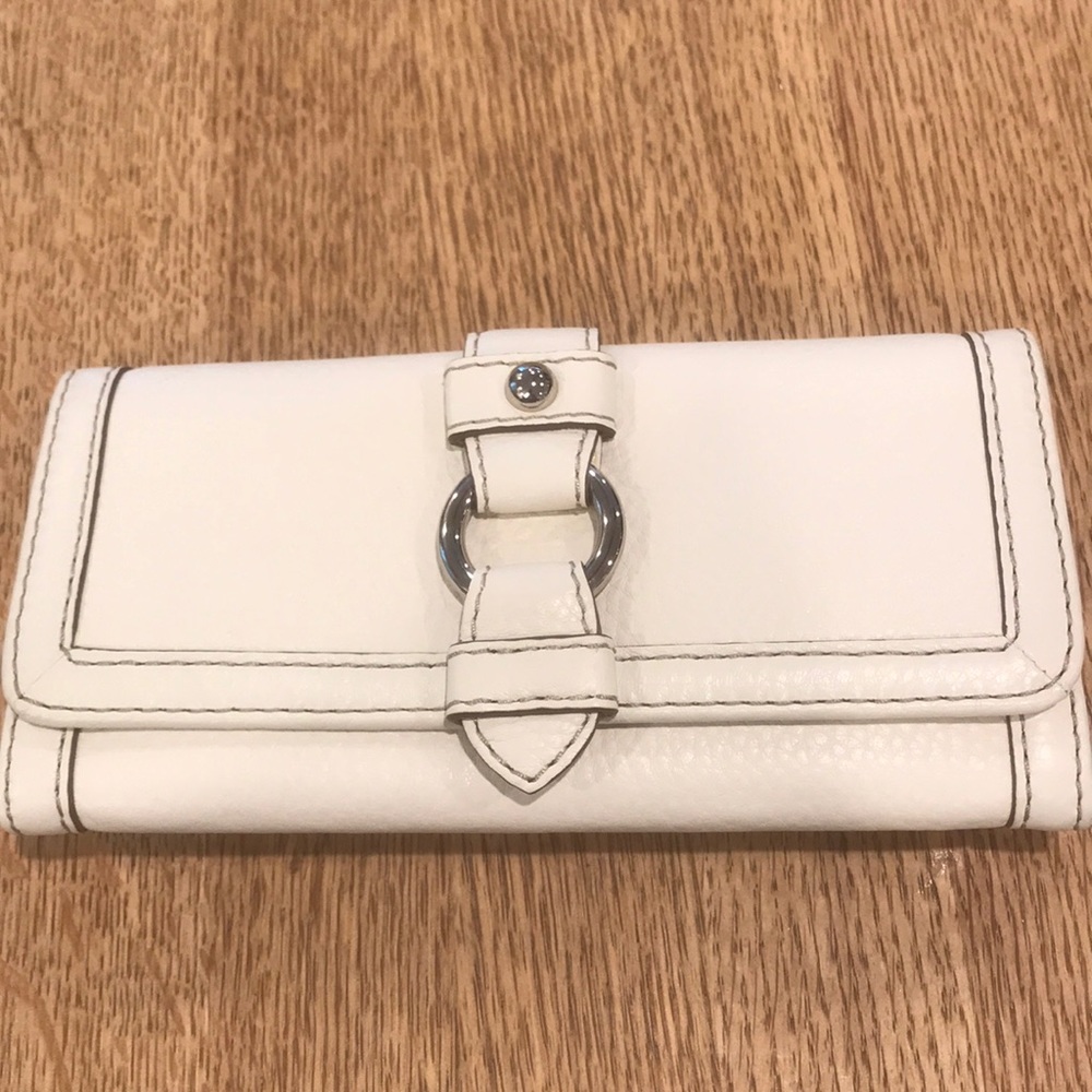 Banana Republic Wallet Cream Pebbled Leather NWT